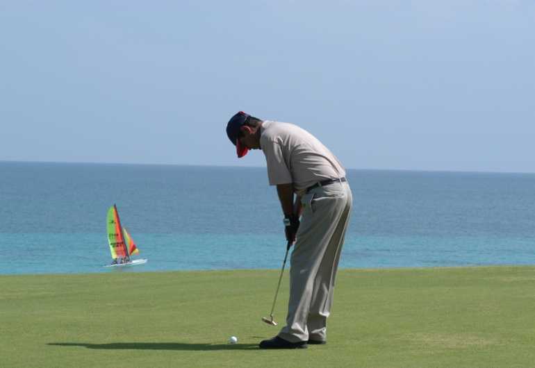 golf-course-green-fee-18-holes-01