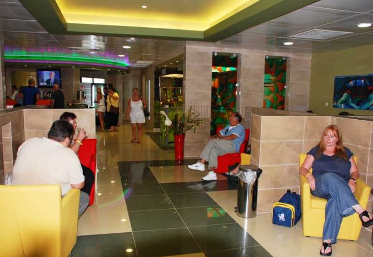 vip-lounge-service-at-the-juan-guaberto-gomez-varadero-international-airport-02